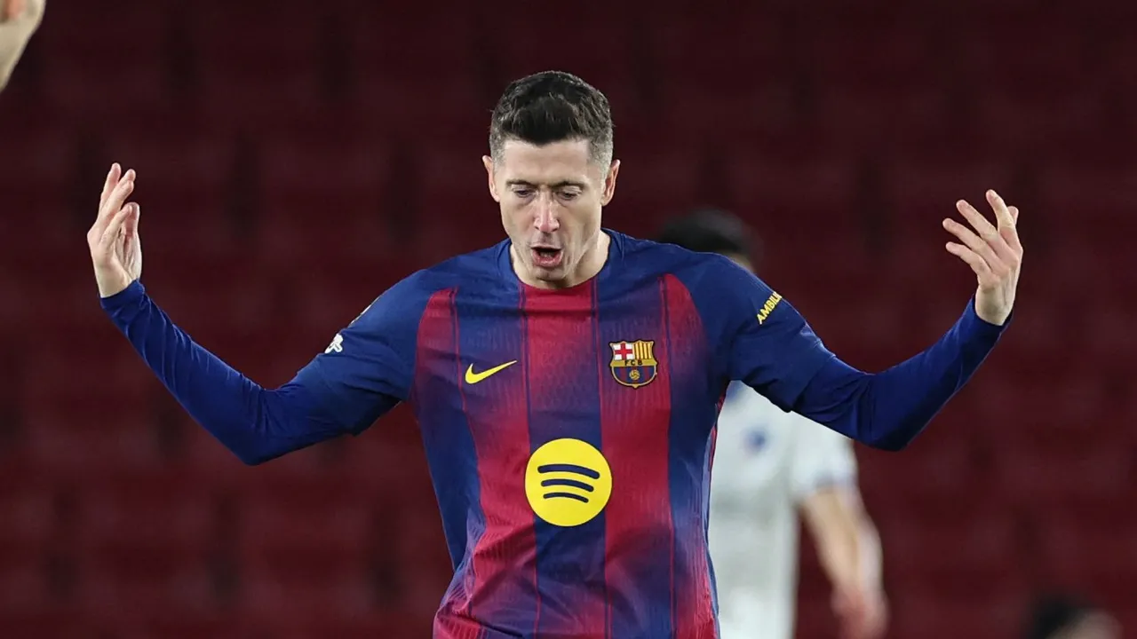 صفقة ليفاندوفسكي.. نجم برشلونة يصدم الأندية السعودية ومفاوضات مرتقبة مع توتنهام